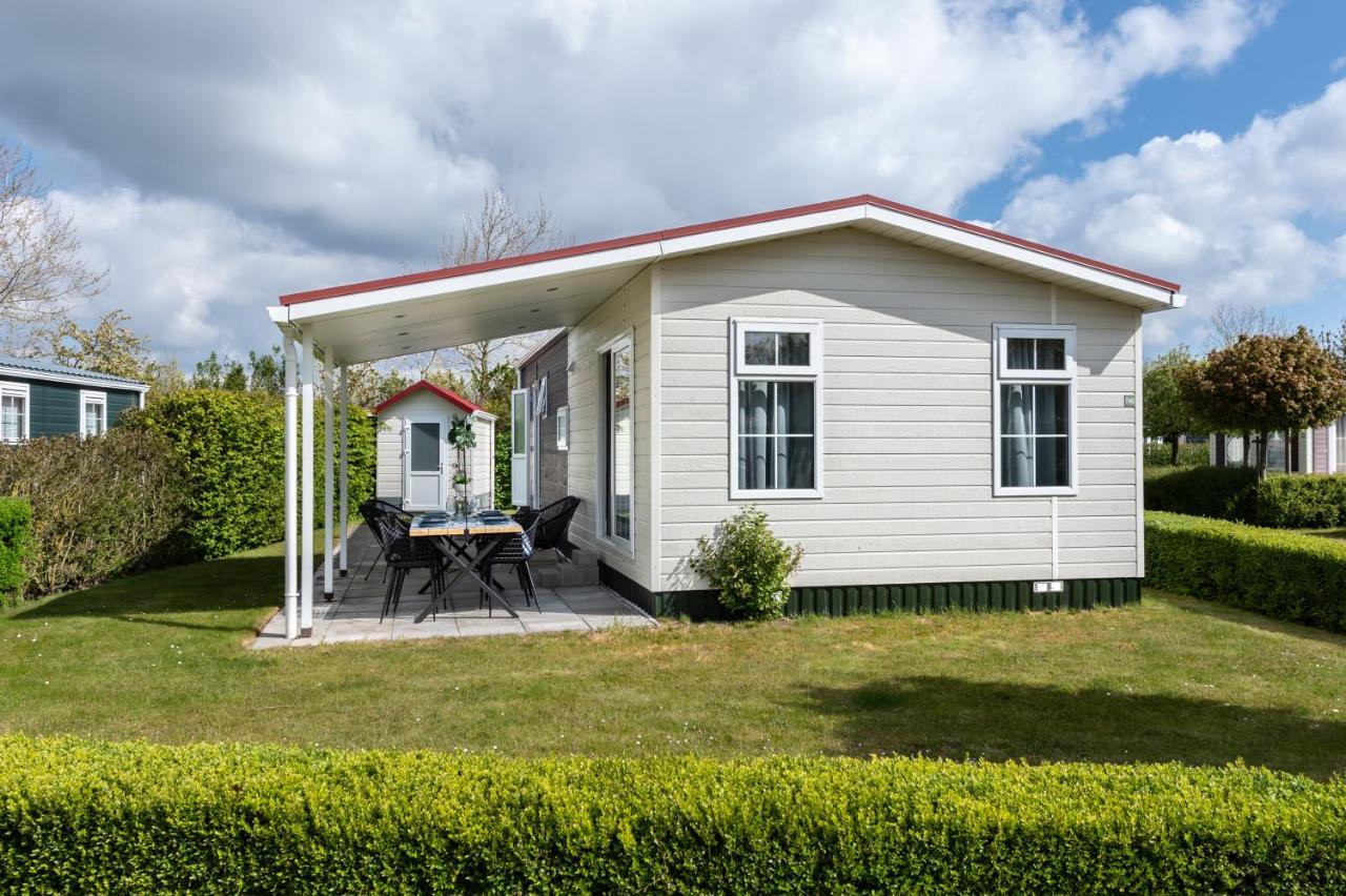 Luxe 5-Persoons Chalet Op Familiecamping Baarland Екстериор снимка